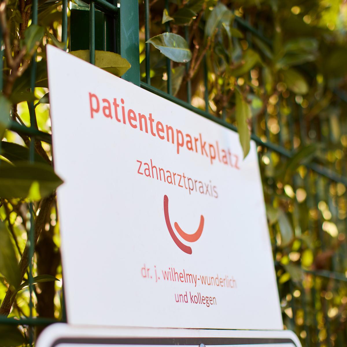 Zahnarztpraxis und Team – Dr. Julia Wilhelmy-Wunderlich